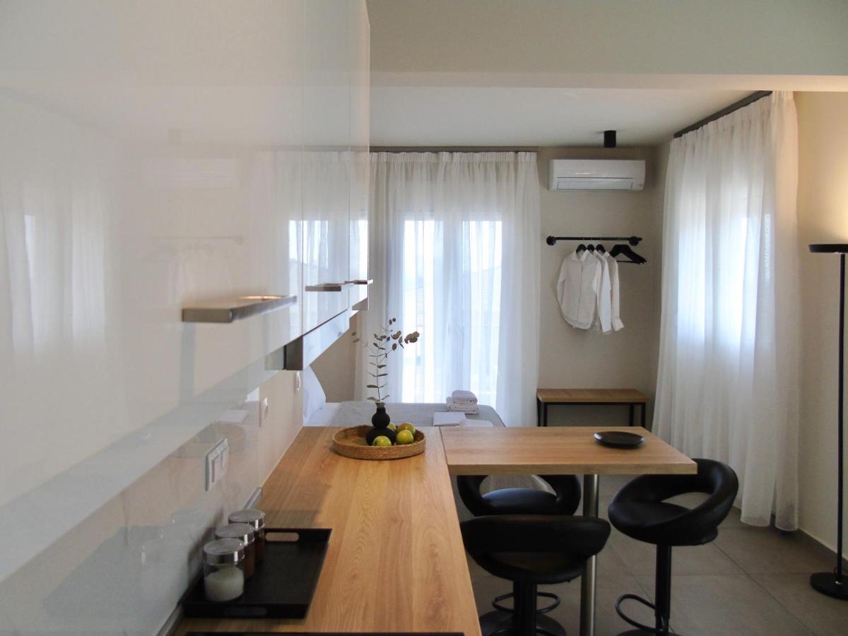 Grey Rose Apartment Kalampáka Luaran gambar