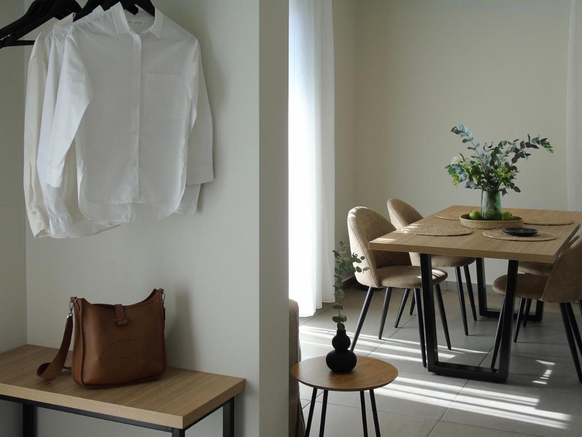 Grey Rose Apartment Kalampáka Luaran gambar